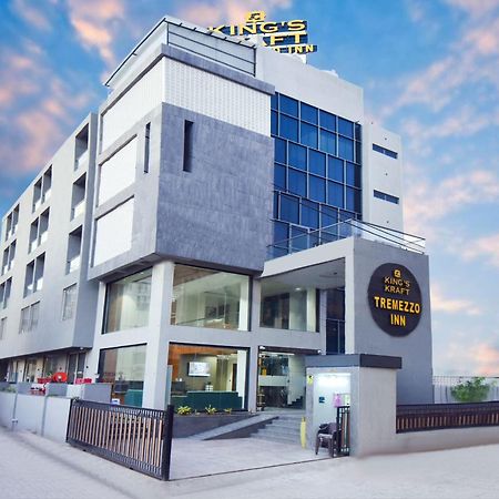 Kings Kraft Tremezzo Inn, Szomnáth Kültér fotó